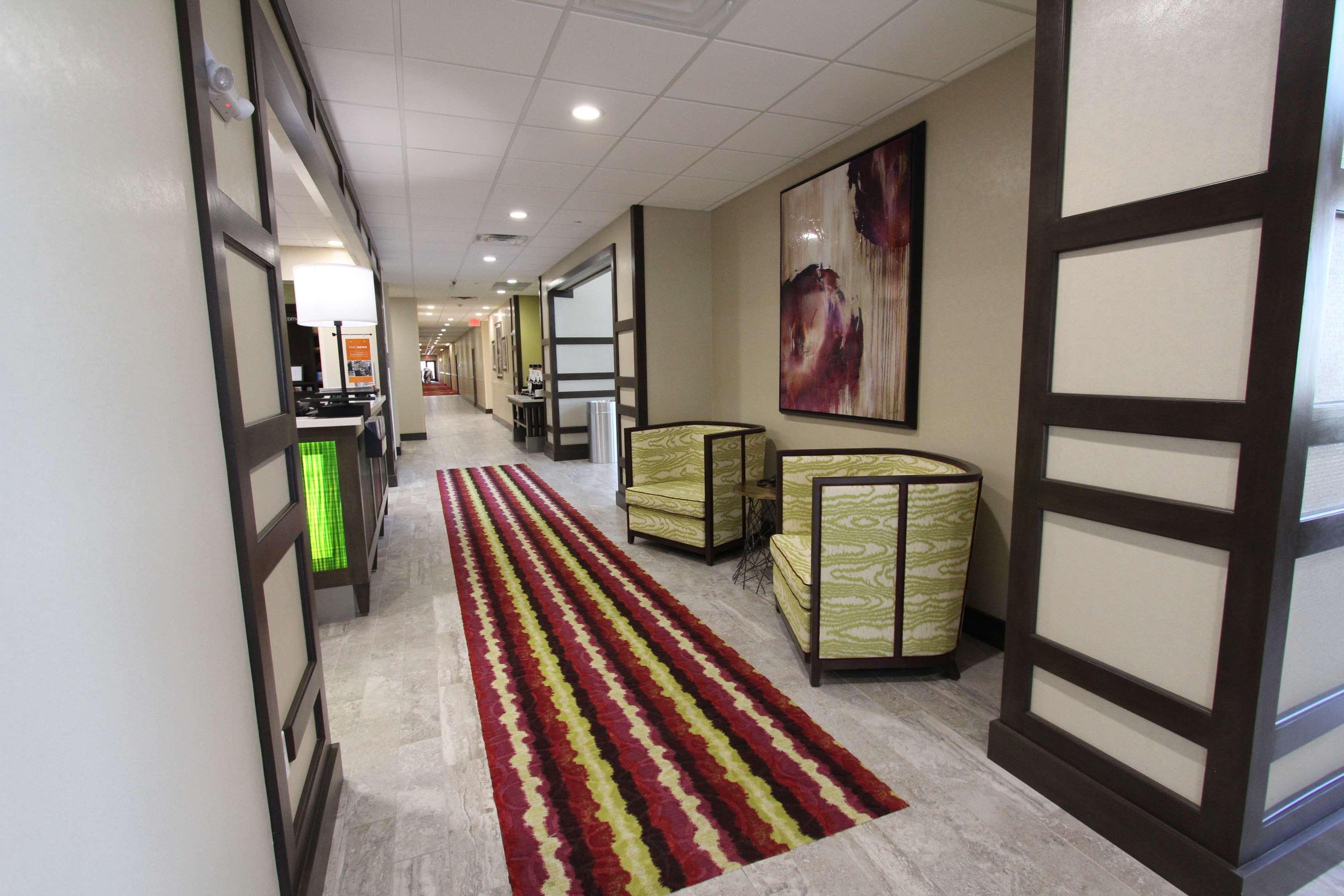 Hampton Inn & Suites Dallas Market Center Exterior photo